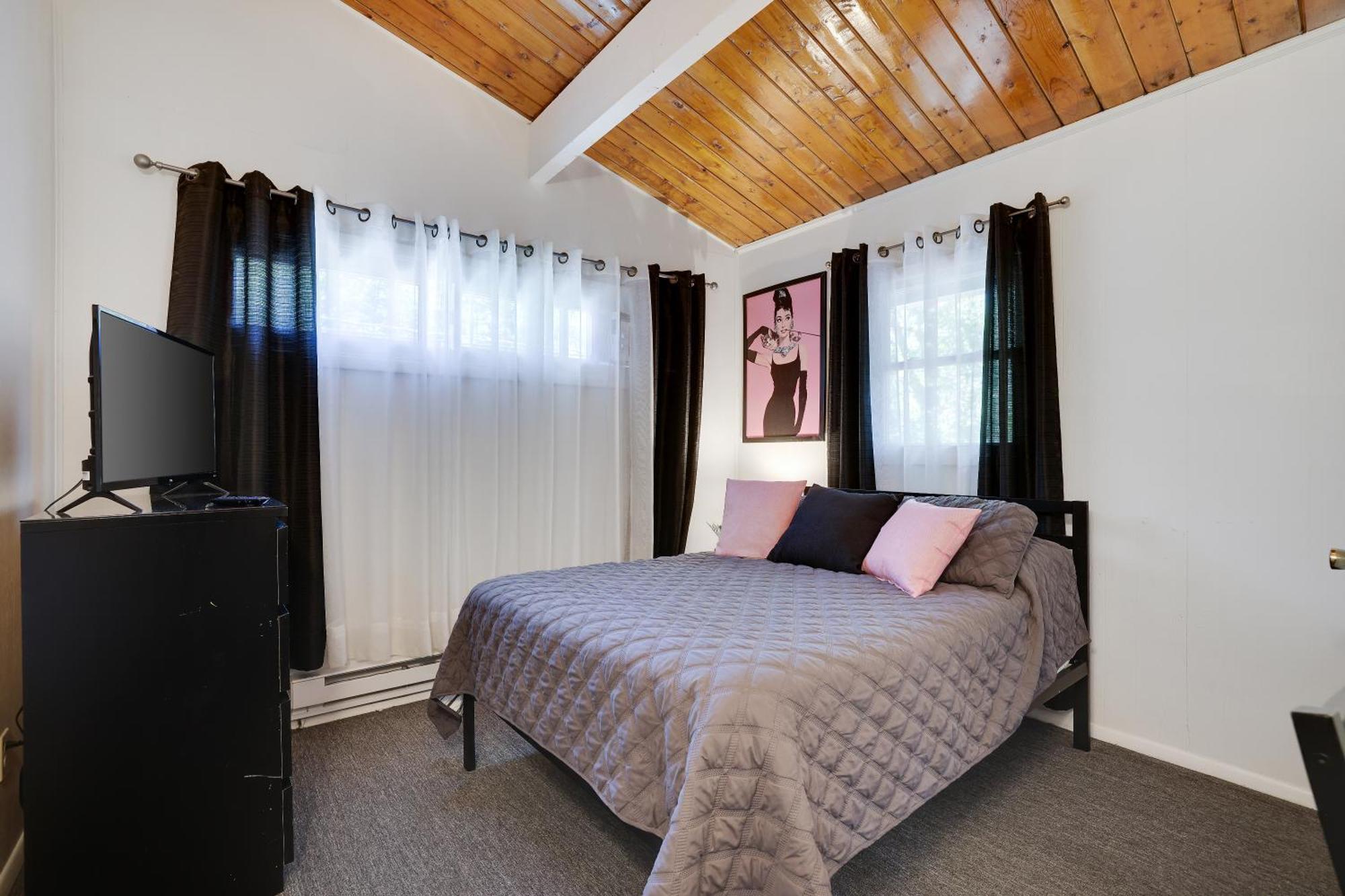 Chic And Stylish Home Hot Tub,4 Bedrooms, Game Movie Room, Firepit, Arcades, Playground On Site 2 Min Walk From Pool And Lake Tobyhanna Exteriör bild