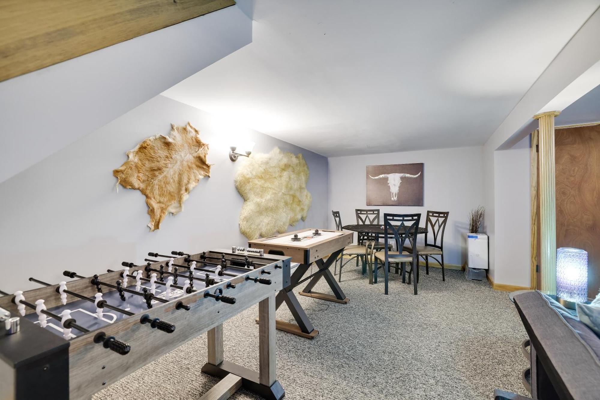 Chic And Stylish Home Hot Tub,4 Bedrooms, Game Movie Room, Firepit, Arcades, Playground On Site 2 Min Walk From Pool And Lake Tobyhanna Exteriör bild