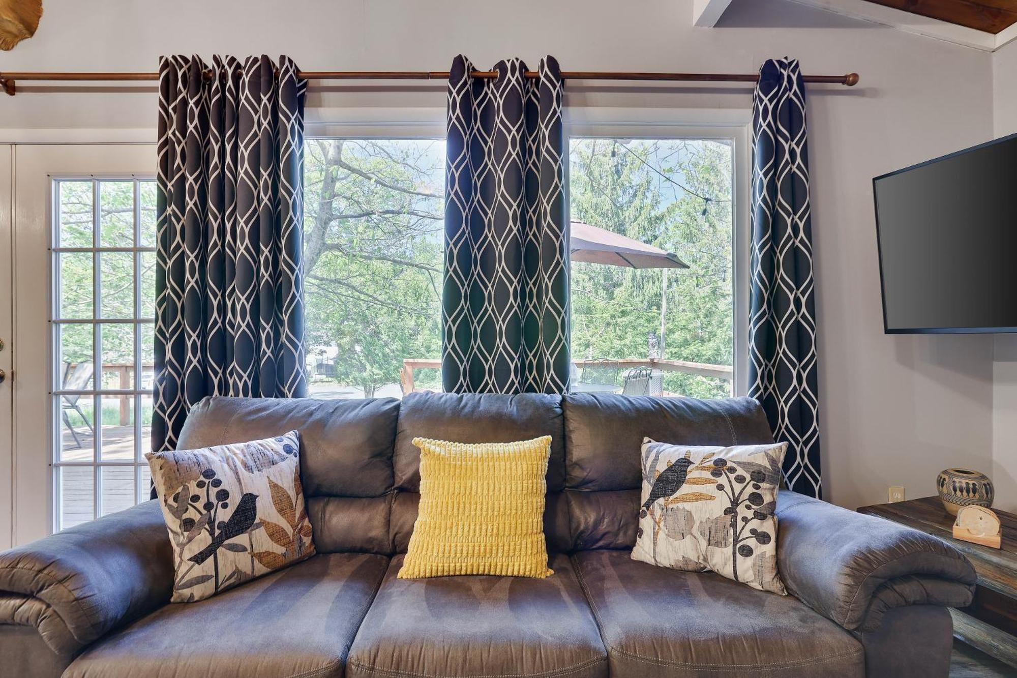 Chic And Stylish Home Hot Tub,4 Bedrooms, Game Movie Room, Firepit, Arcades, Playground On Site 2 Min Walk From Pool And Lake Tobyhanna Exteriör bild