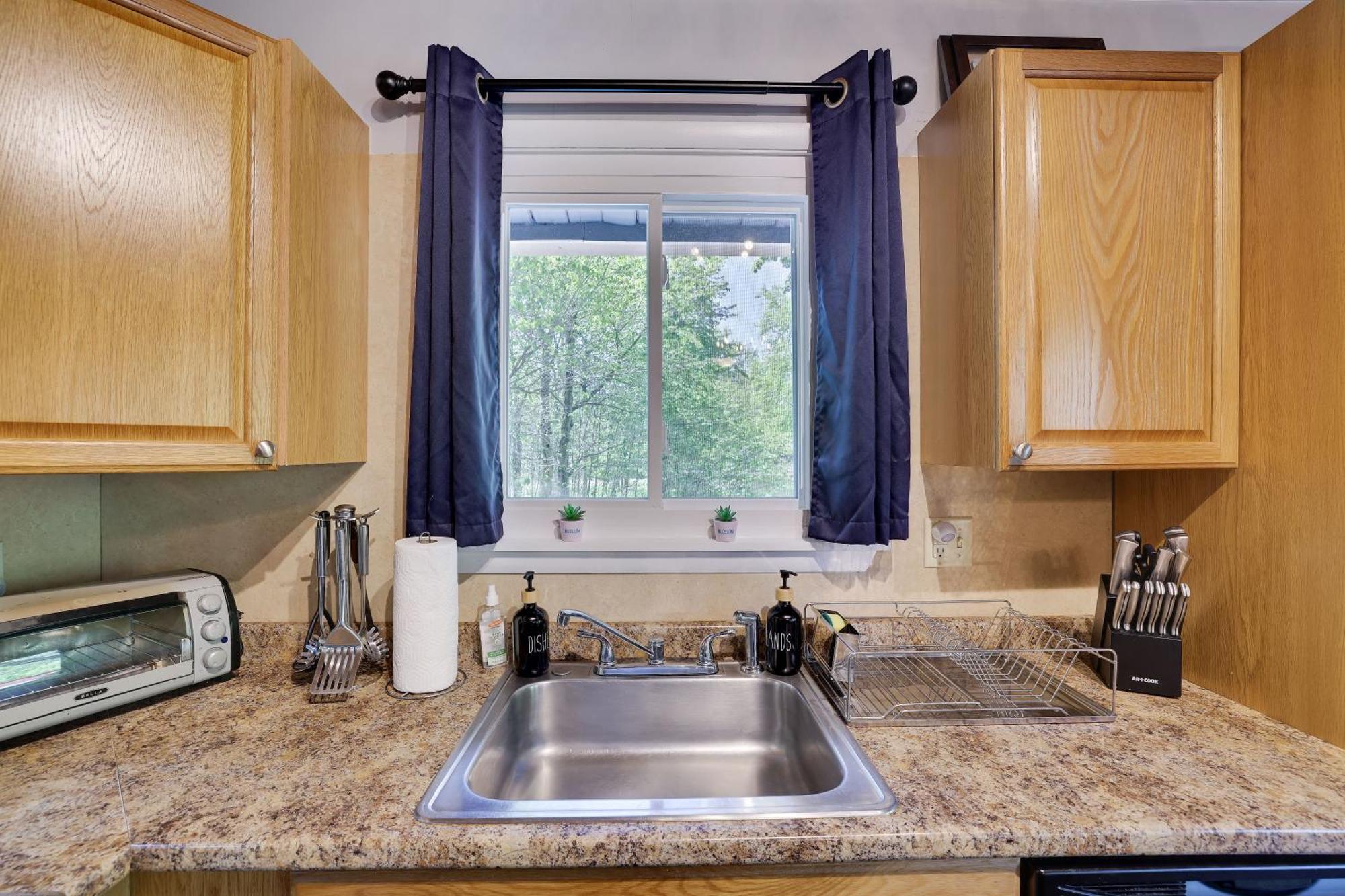 Chic And Stylish Home Hot Tub,4 Bedrooms, Game Movie Room, Firepit, Arcades, Playground On Site 2 Min Walk From Pool And Lake Tobyhanna Exteriör bild
